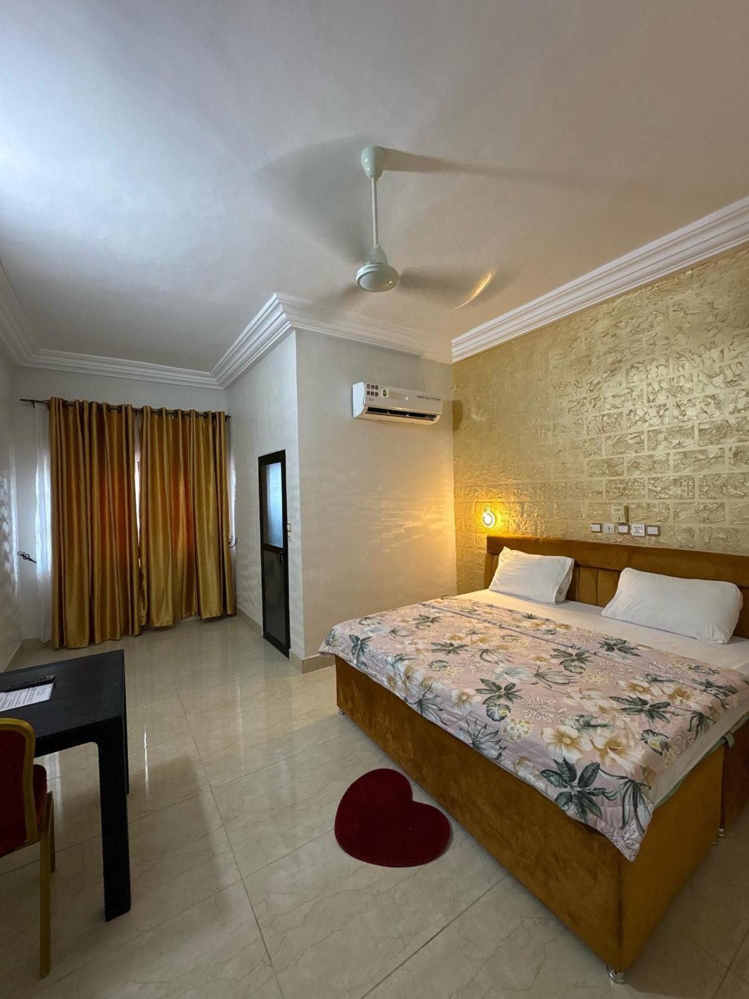 Hotel Mavilla Cotonou Exteriér fotografie